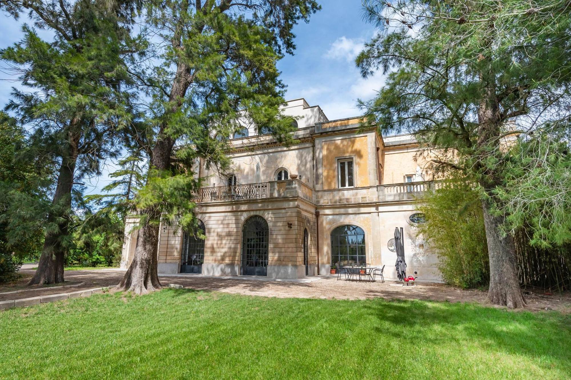Villa Vallone Apartments Galatina Bagian luar foto